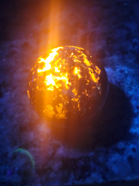 Flame stone sphere "yooperlite" 52.6mm, 2.07 inches, 7 ounces