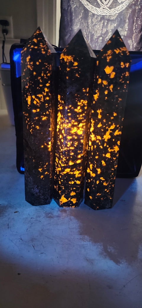 Jumbo flame stone " yooperlite" tower! 10.5 inches, 2.7 pounds