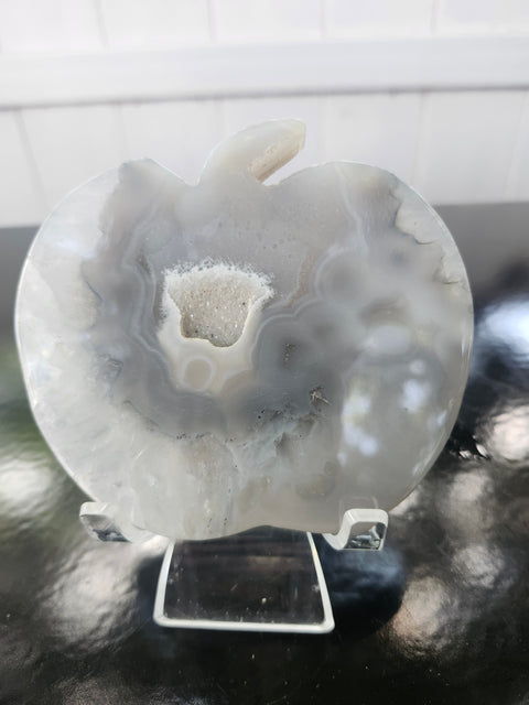 Druzy agate apple! 95.8mm wide, 91mm tall, 6.8 ounces