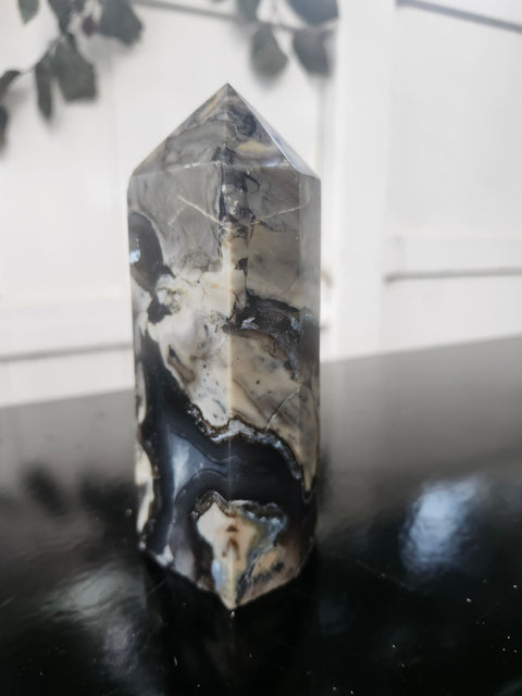 Volcanic agate tower! 1.1 pound 5.5 inches