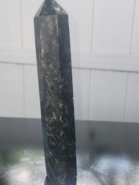 Large Afrvedsonite tower! 7.5 inches, 1.1 pounds