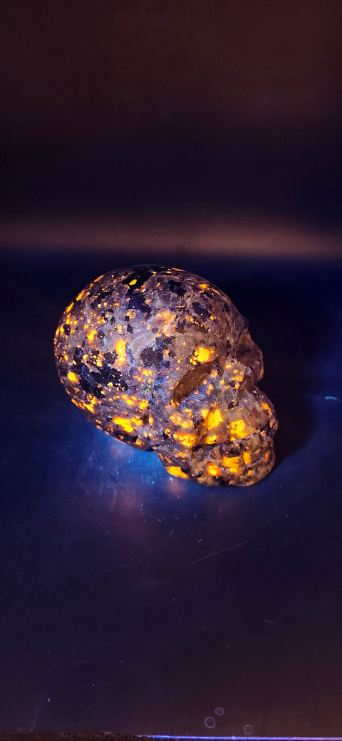 Flame stone "yooperlite" skull! 3 inches tall, 3 long, 14 ounces