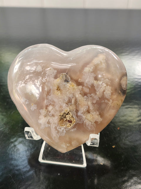 Flower agate heart! 4.5 ounces, 3 inches wide, 2.8 inches tall