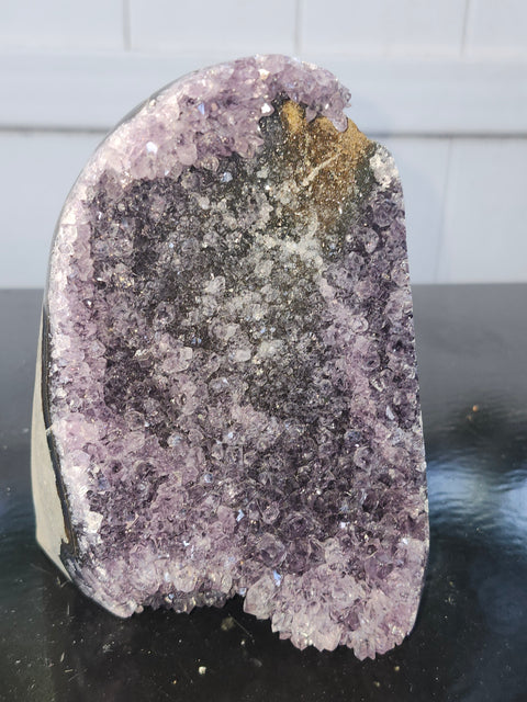 Amethyst cut base free from! 2.2 pounds, 4.8 inches tall, 3.3 inches wide