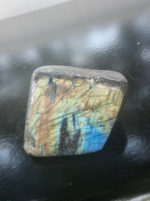 Labradorite free form! 1.1 pounds, 3.5 inch's tall, 3.3 wide