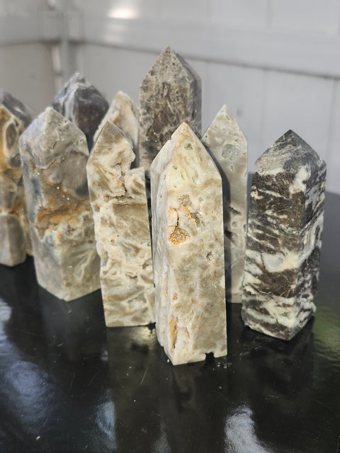 Sphalerite tower! 2 to 3 ounces, 2.9 to 3.8 inches