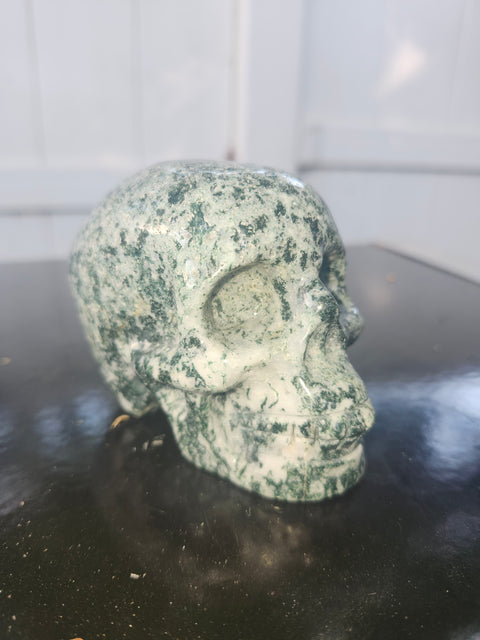 Moss agate skull! 15 ounces, 3.4 inches long, 3.1 tall, 2.1 wide