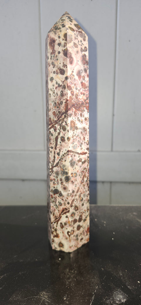 Leopard skin japer tower! 8 inches tall, 13.2 ounces!