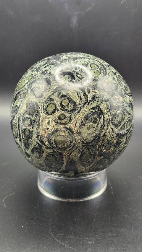 Kambaba jasper sphere. 74.6mm, 2.93 inches, 1.5 pounds.