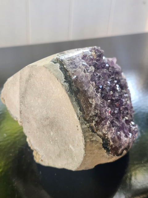 Amethyst cut base free form! 2.4 pounds, 4.7 inches tall 3.3 wide