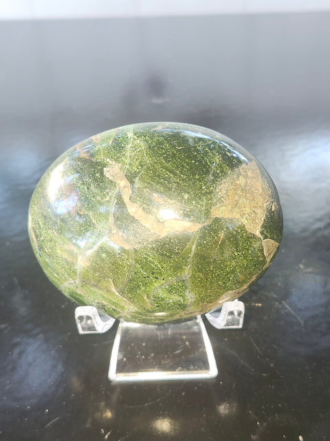 Olive opal palm stone! 2.64 inches wide, 2.09 tall, 4.8 ounce