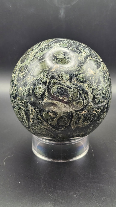 Kambaba jasper sphere. 74.6mm, 2.93 inches, 1.5 pounds.