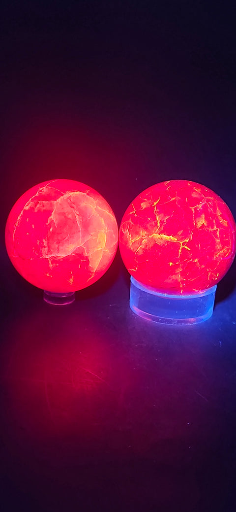 Pink crackle quartz sphere! Uv reactive, 58.5mm, 2.3 inches, 9.8 ounces