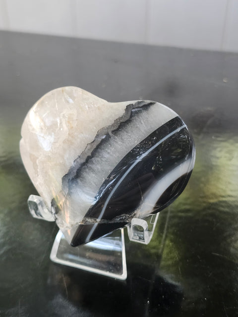 Agate heart! 4 ounces, 63.7mm, 2.51 inches