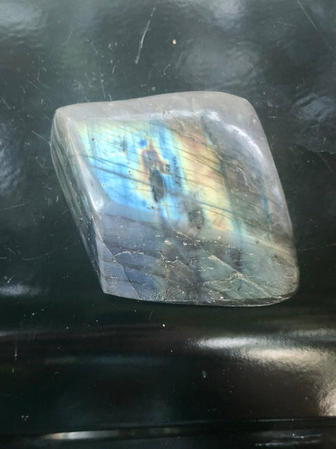 Labradorite free form! 1.1 pounds, 3.5 inch's tall, 3.3 wide