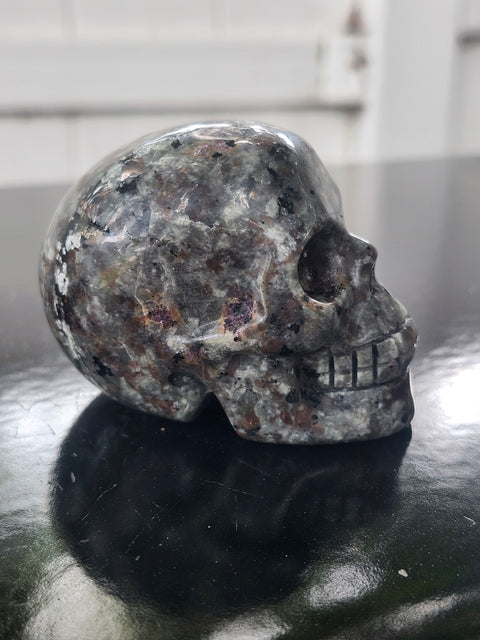Mini flame stone skull! 5.8 ounces, 2.7 inches long, 2.1 tall