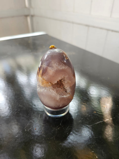 Druzy agate egg. 5.2 ounces, 2.75 inchs