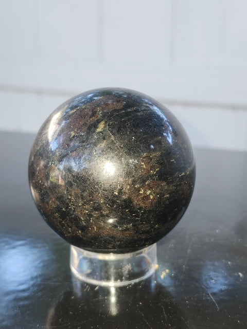 57.1mm, 2.24 inch, 10.5 ounce Afrvedsonite sphere!