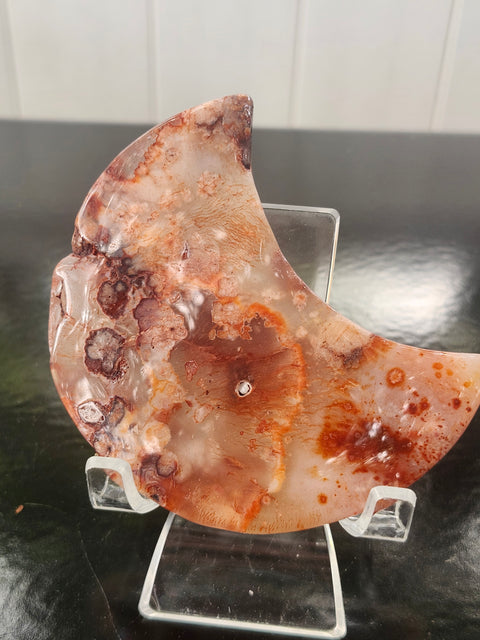 Agate moon! 4 ounces, 3.5 inches tall, 2.2 wide
