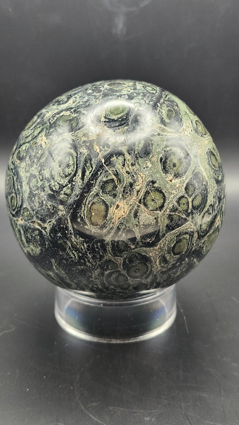 Kambaba jasper sphere. 74.6mm, 2.93 inches, 1.5 pounds.