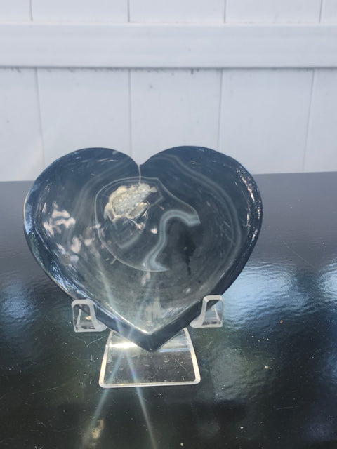 Druzy agate heart! 7.5 ounces,4.1 inches wide, 3.7 inches tall