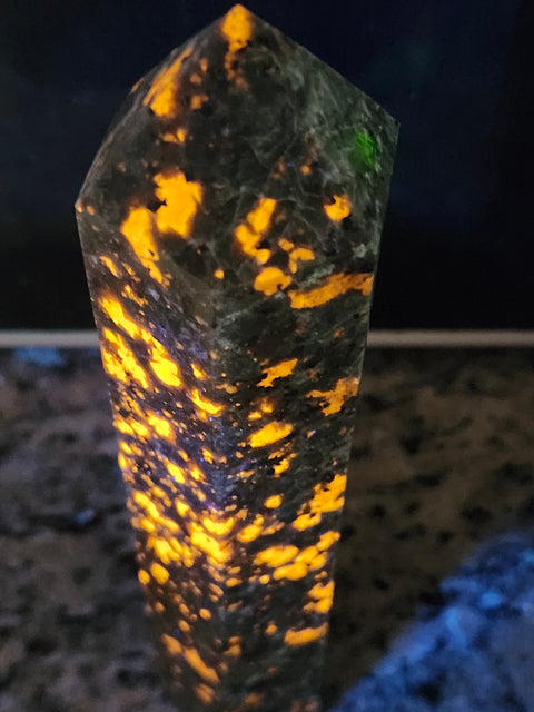 Mega flame stone tower! 9.5 inches, 2.5 pounds!