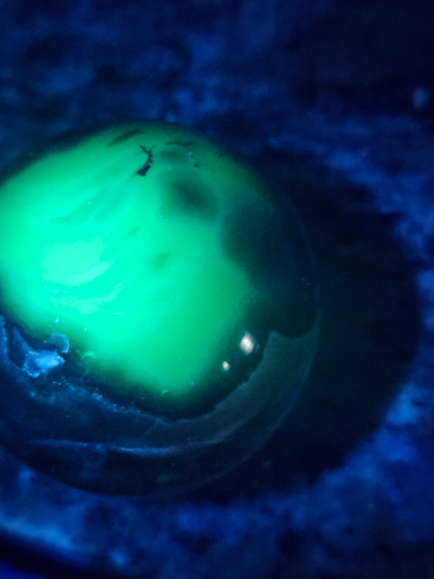 Volcanic agate sphere! Uv reactive 14.6 ounces, 68mm,2.68 inches