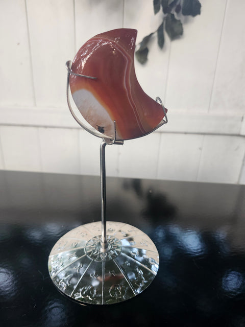 4.6 ounce carnelian moon with zodiac stand