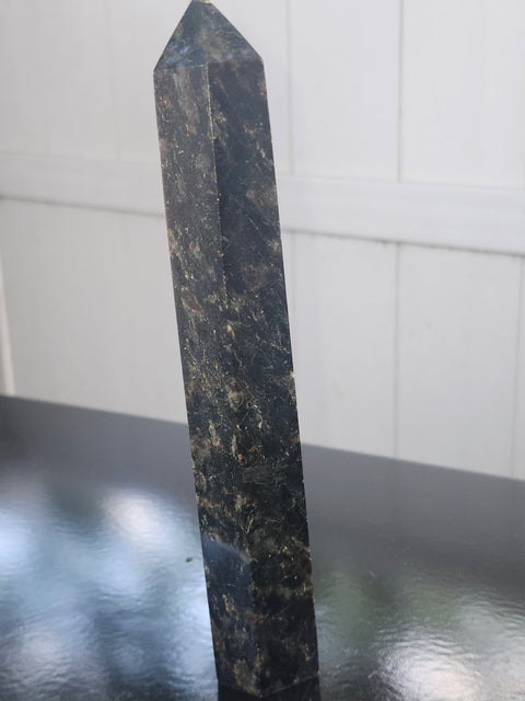 Large Afrvedsonite tower! 7.5 inches, 1.1 pounds