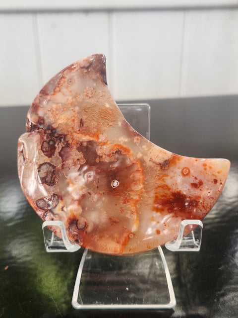 Agate moon! 4 ounces, 3.5 inches tall, 2.2 wide