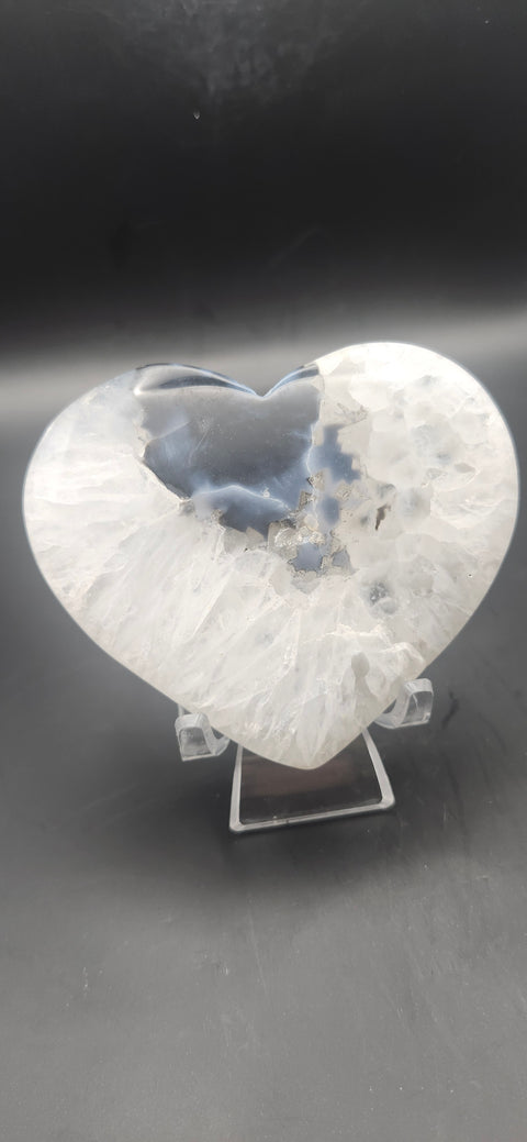 Snakeskin agate heart. 5.5 ounces, 3.5 inches wide 3 tall