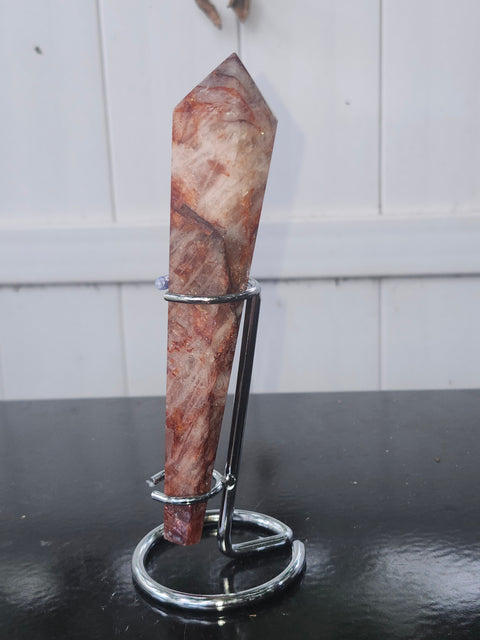 Fire quartz scepter! 7 ounces, 6.5 inches tall