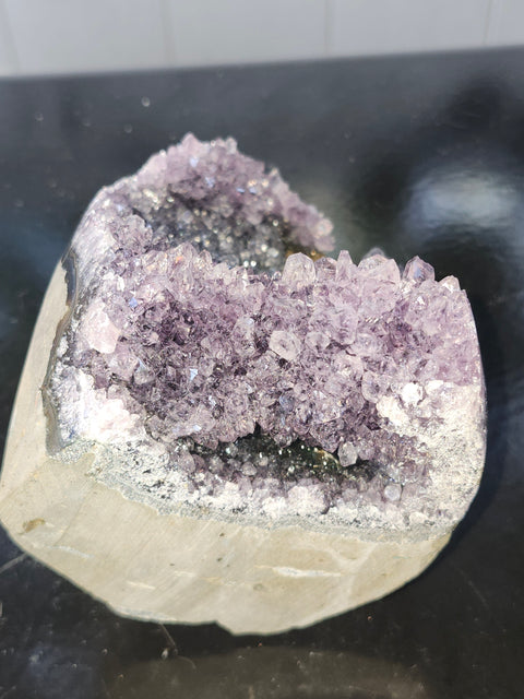 Amethyst cut base free from! 2.2 pounds, 4.8 inches tall, 3.3 inches wide
