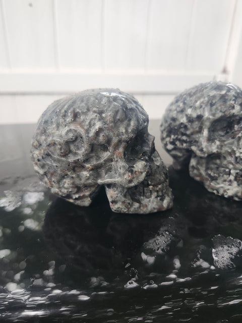 flame stone skull yooperlite 15 ounces, 3.3 inches long, 2.8 tall, 2.2 wide