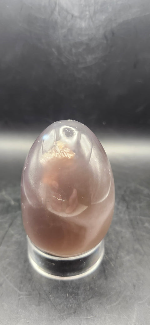 Agate egg! 9.2 ounces, 2.8 inches tall, 2 wide