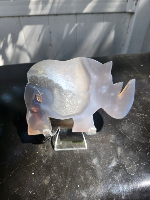 Druzy agate rhino! 8 ounces, 5 inches