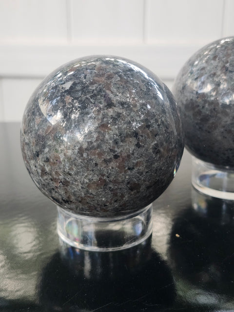 Flame stone sphere "yooperlite" 1 pound, 69.6mm, 2.74 inches