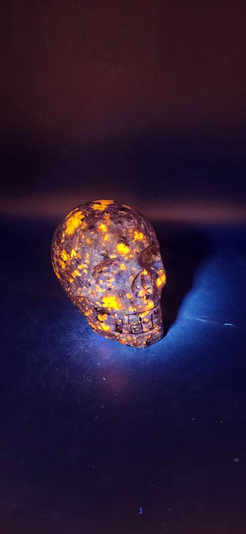 Flame stone " yooperlite" skull! 3 inches tall, 3 long, 14.7 ounces