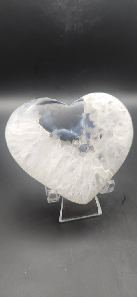 Snakeskin agate heart. 5.5 ounces, 3.5 inches wide 3 tall