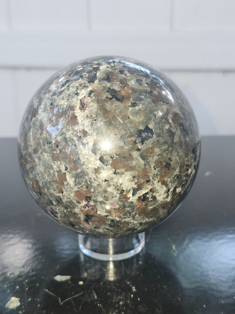 Flame stone "yooperlite" sphere! 1.8 pounds, 79.1mm, 3.11 inches