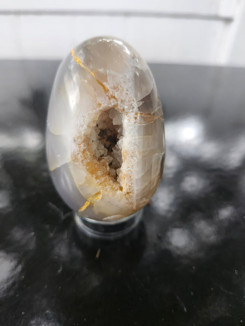 Druzy agate egg. 6 ounces, 2.75 inchs
