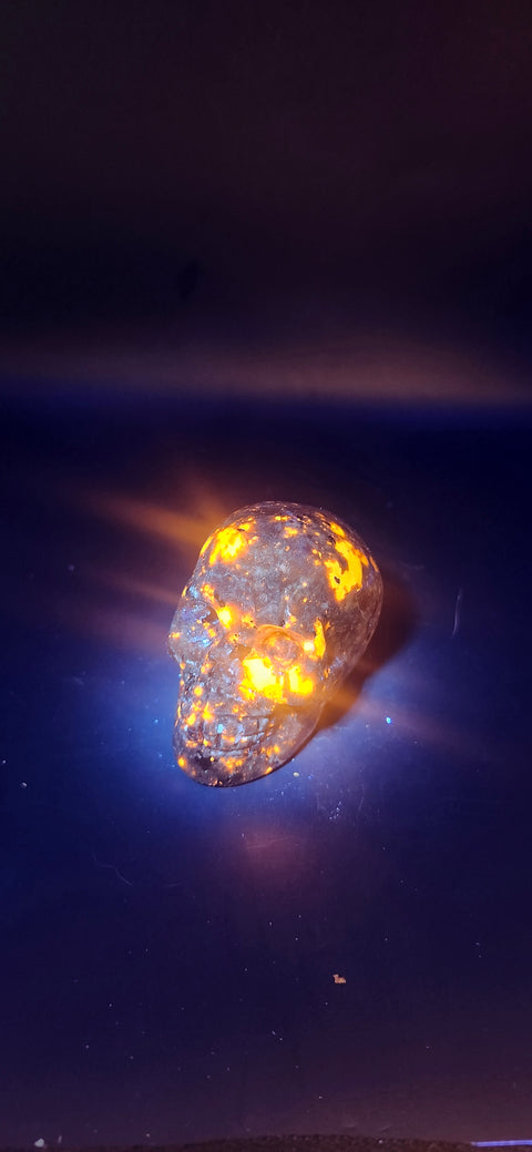 Mini flame stone skull. 5 ounces, 2.5 inches