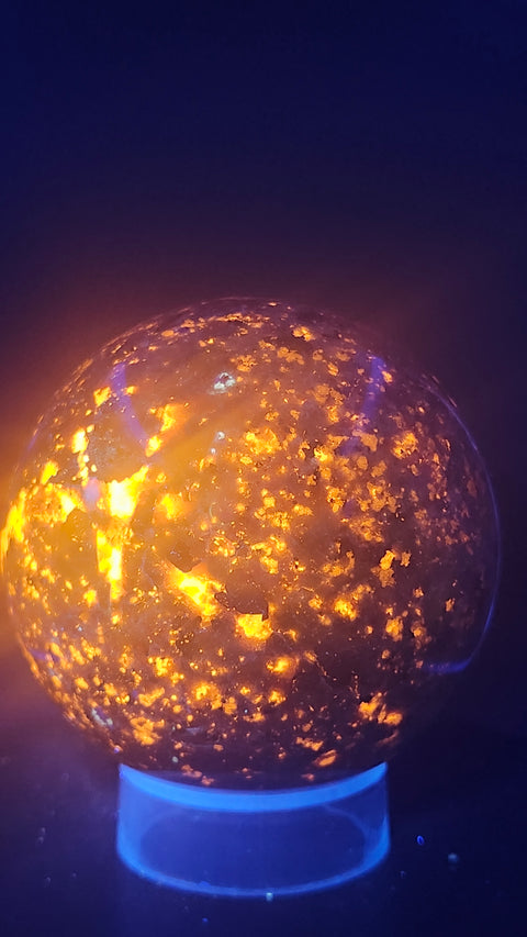 Flame stone sphere yooperlite 80mm, 3.15 inches, 1.9 pounds