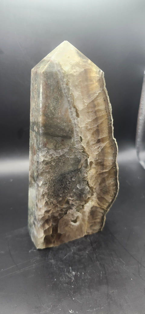 Druzy agate free form tower! 1.1 pounds, 5.45 inches