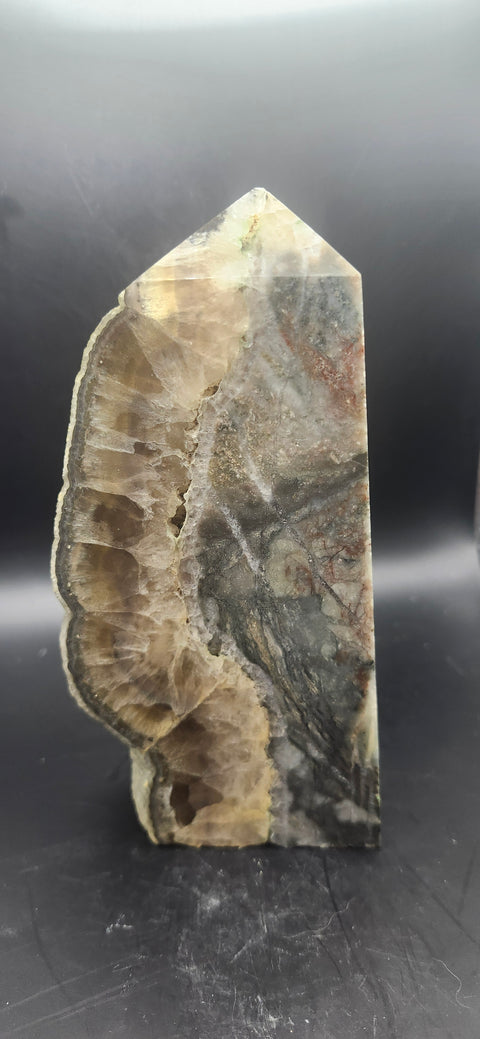 Druzy agate free form tower! 1.1 pounds, 5.45 inches