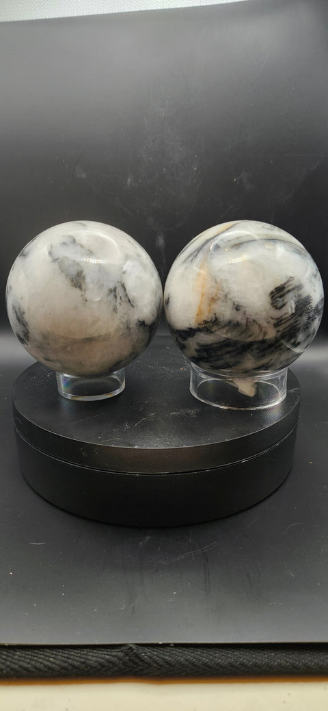 Picasso stone sphere! 68mm, 2.68 inches, 1 pound