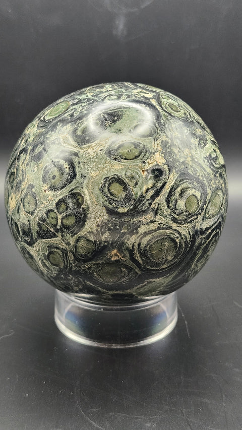 Kambaba jasper sphere. 74.6mm, 2.93 inches, 1.5 pounds.