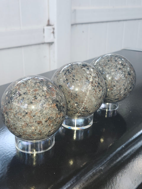 Flame stone sphere "yooperlite" 1 pound, 69.6mm, 2.74 inches