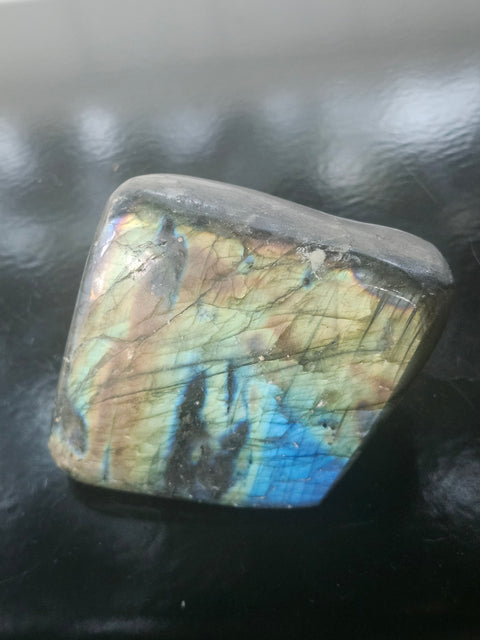 Labradorite free form! 1.1 pounds, 3.5 inch's tall, 3.3 wide