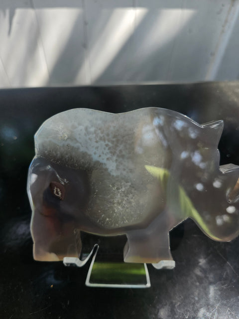 Druzy agate rhino! 8 ounces, 5 inches